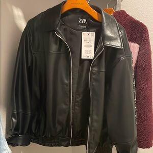 Zara Black Bomber Jacket Sleek Leather Design